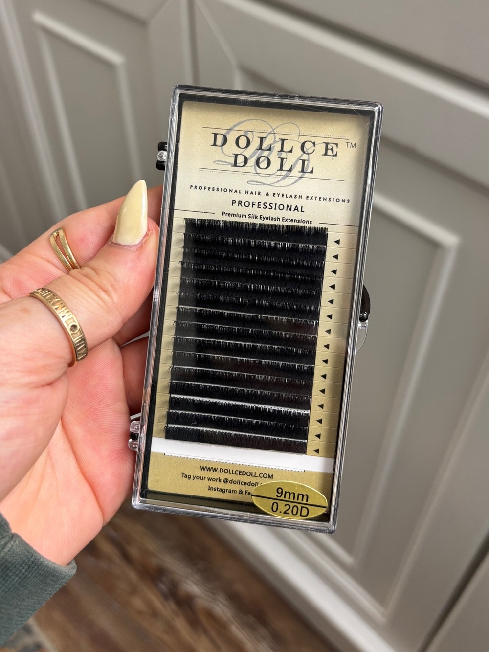 Dollce Doll Professional Eyelash Extensions Premium Silk .20 D 9mm